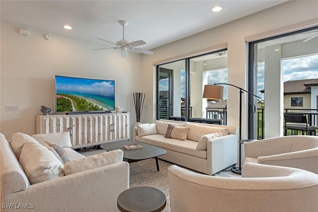 1030 3rD AVE S 504, Naples, FL 34102