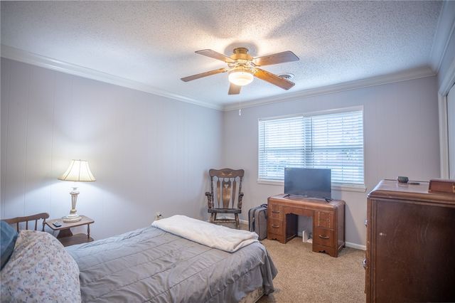 1000 S Jerry Avenue, Fayetteville, AR 72701