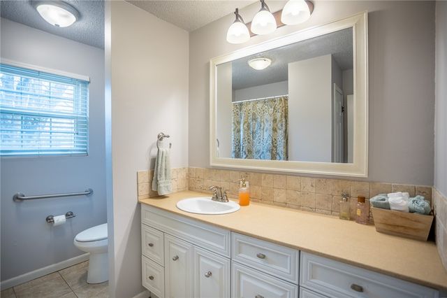 1000 S Jerry Avenue, Fayetteville, AR 72701