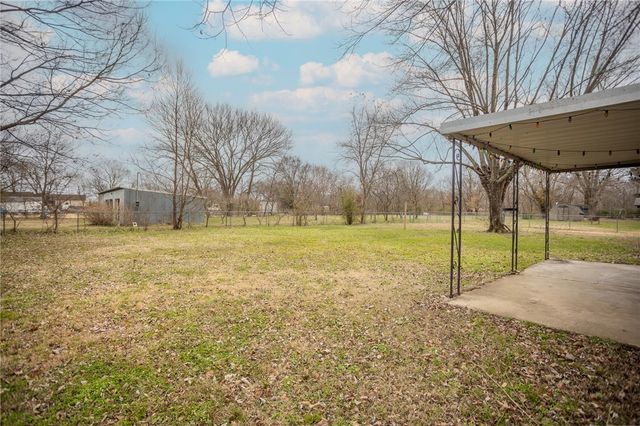 1000 S Jerry Avenue, Fayetteville, AR 72701