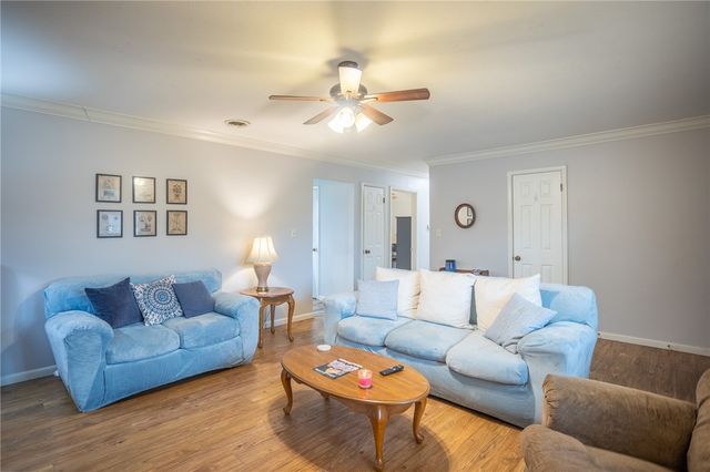 1000 S Jerry Avenue, Fayetteville, AR 72701