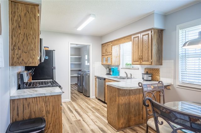 1000 S Jerry Avenue, Fayetteville, AR 72701