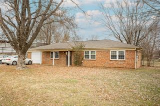 1000 S Jerry Avenue, Fayetteville, AR 72701
