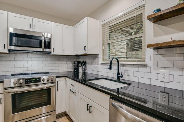 9226 Jollyville RD 122, Austin, TX 78759