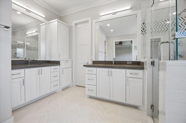 4919 Holt Street, Bellaire, TX 77401