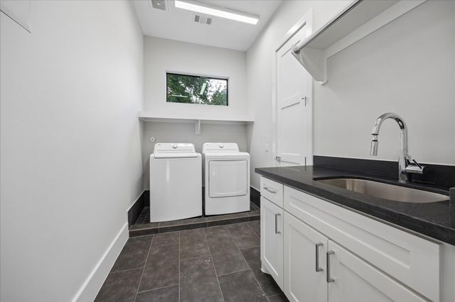 4919 Holt Street, Bellaire, TX 77401