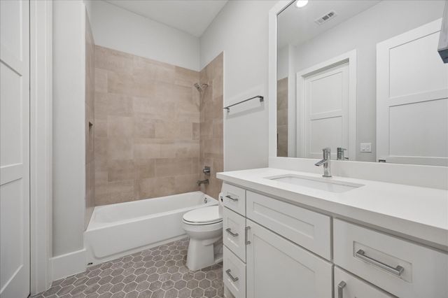 4919 Holt Street, Bellaire, TX 77401