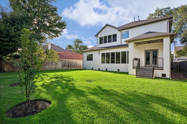 4919 Holt Street, Bellaire, TX 77401