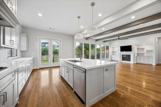 4919 Holt Street, Bellaire, TX 77401