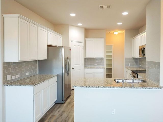 636 Donegal LN, Georgetown, TX 78626