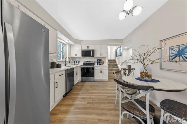 11018 Whitehall Manor Drive, Bridgeton, MO 63044