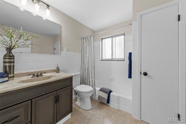 11018 Whitehall Manor Drive, Bridgeton, MO 63044