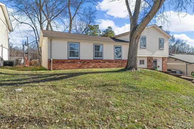 11018 Whitehall Manor Drive, Bridgeton, MO 63044