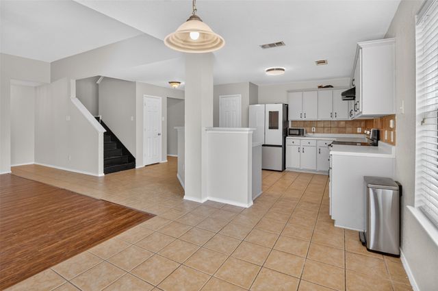 9241 Oldwest Trail, Fort Worth, TX 76131