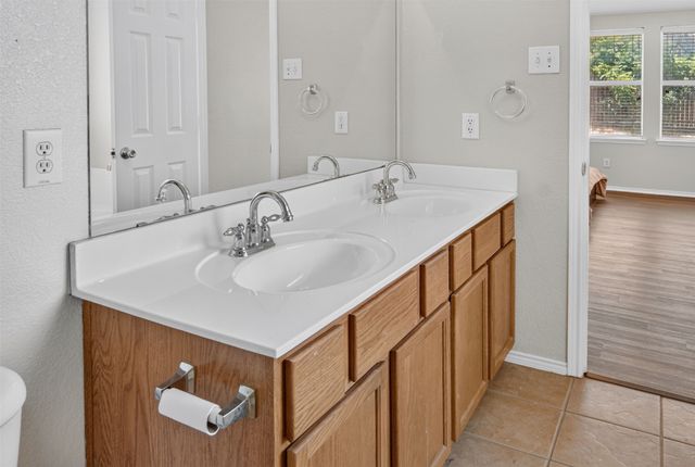 9241 Oldwest Trail, Fort Worth, TX 76131