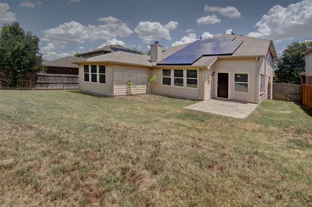 9241 Oldwest Trail, Fort Worth, TX 76131
