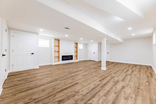 16563 S PARK Avenue, South Holland, IL 60473