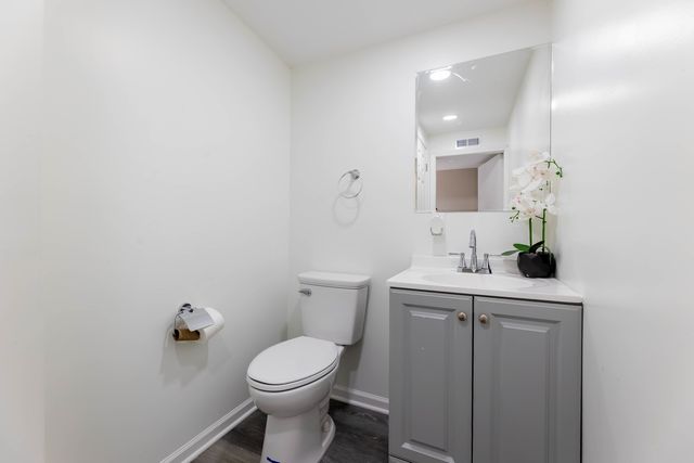 16563 S PARK Avenue, South Holland, IL 60473