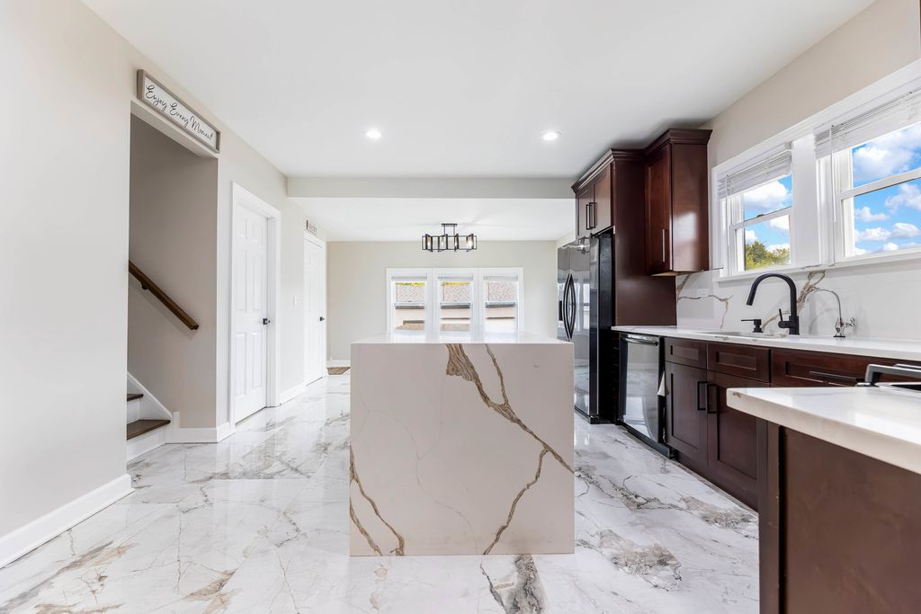16563 S PARK Avenue, South Holland, IL 60473 — photo 5