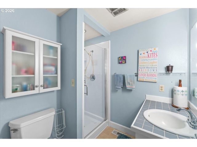 4238 WOODSIDE Cir, Lake Oswego, OR 97035