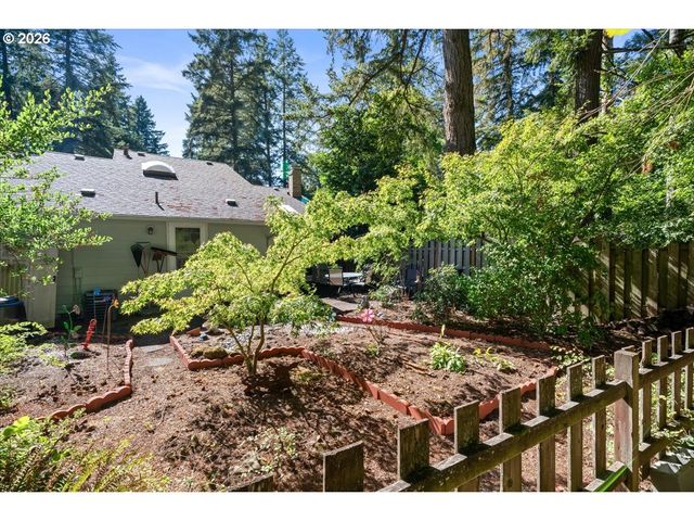 4238 WOODSIDE Cir, Lake Oswego, OR 97035