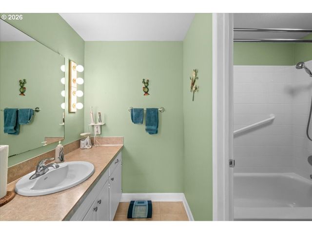 4238 WOODSIDE Cir, Lake Oswego, OR 97035