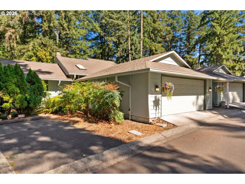 4238 WOODSIDE Cir, Lake Oswego, OR 97035