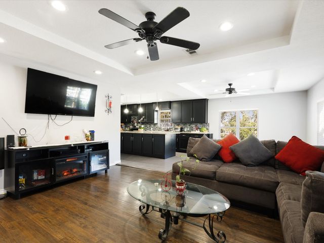 249 N Acres Drive, Dallas, TX 75217