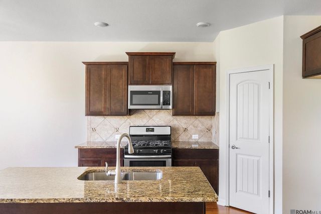 39363 Legacy Lake Dr, Gonzales, LA 70737