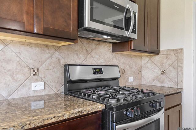 39363 Legacy Lake Dr, Gonzales, LA 70737