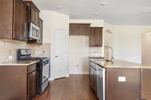 39363 Legacy Lake Dr, Gonzales, LA 70737