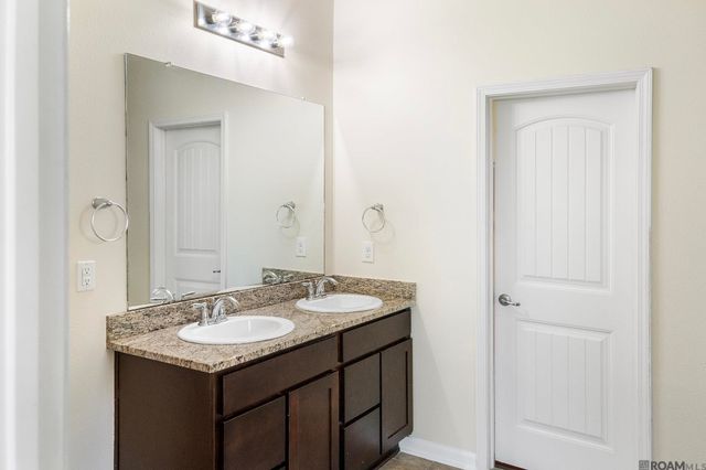 39363 Legacy Lake Dr, Gonzales, LA 70737