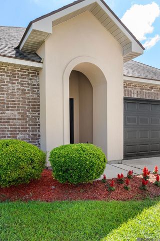 39363 Legacy Lake Dr, Gonzales, LA 70737