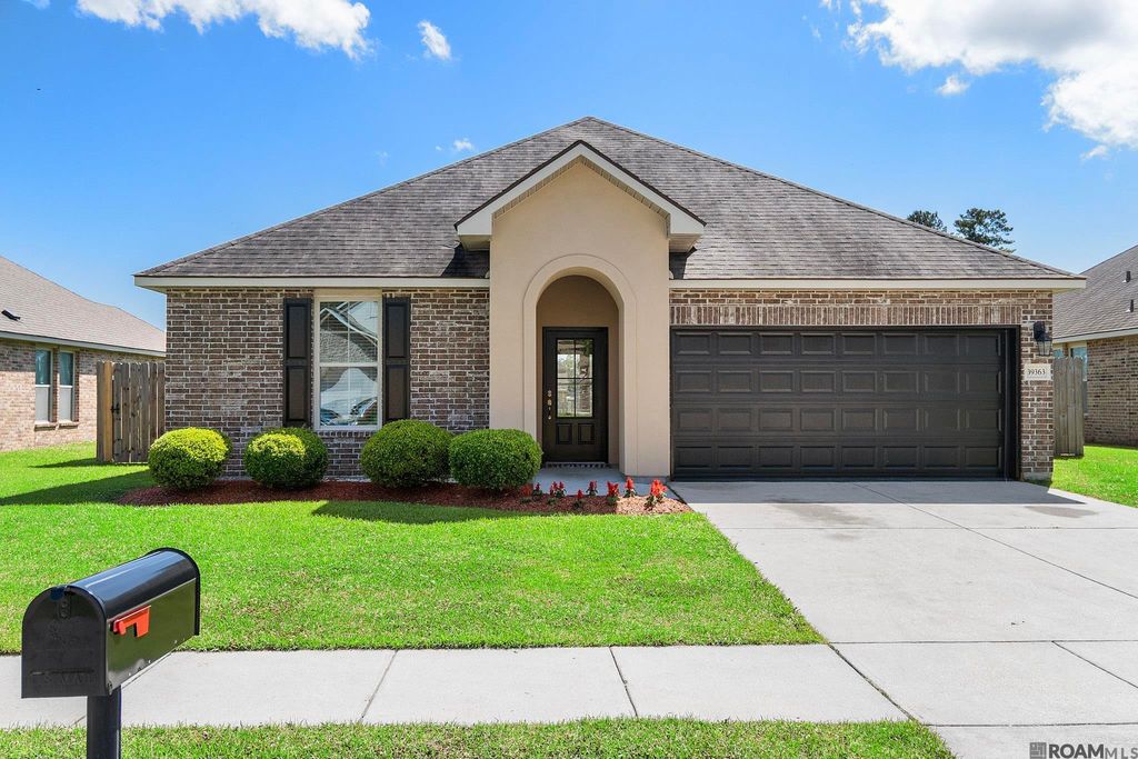 39363 Legacy Lake Dr, Gonzales, LA 70737