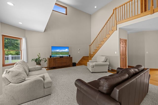 4 Pierce Way, Easton, MA 02356