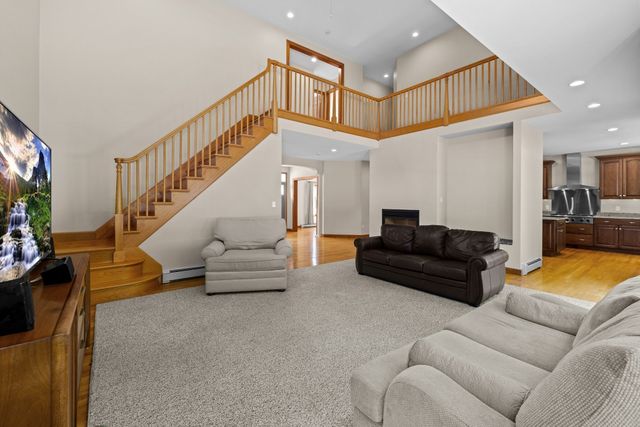 4 Pierce Way, Easton, MA 02356