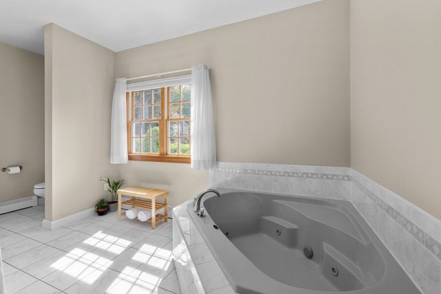 4 Pierce Way, Easton, MA 02356