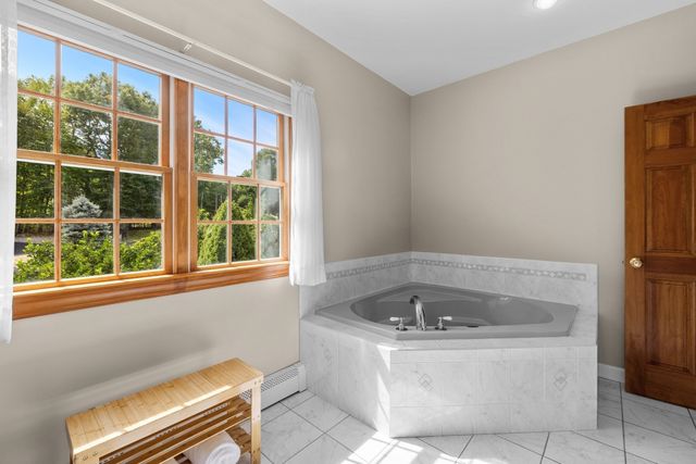 4 Pierce Way, Easton, MA 02356