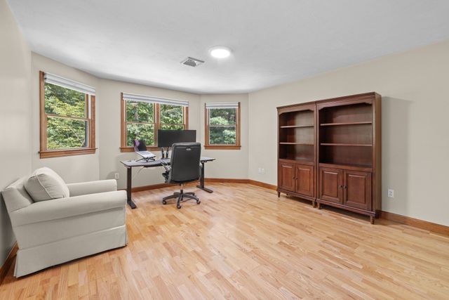 4 Pierce Way, Easton, MA 02356