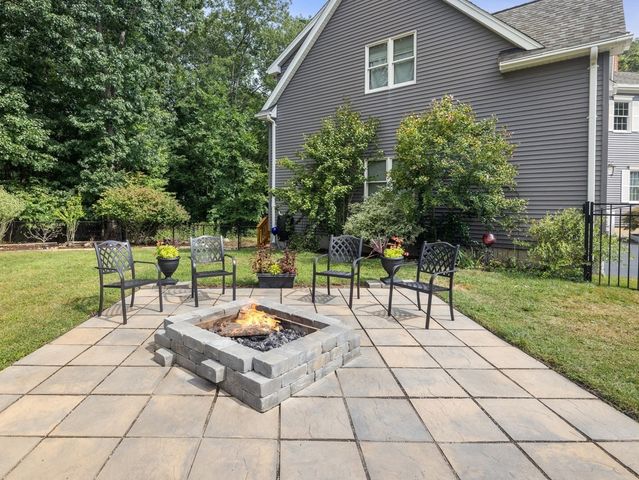 4 Pierce Way, Easton, MA 02356