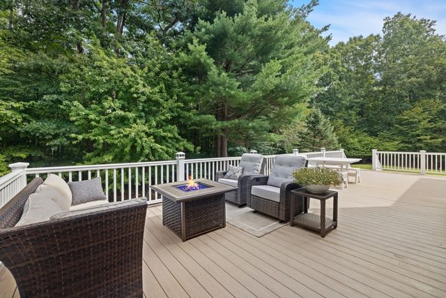 4 Pierce Way, Easton, MA 02356