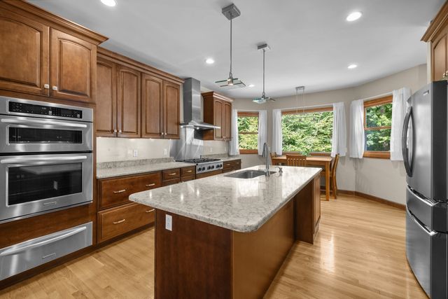 4 Pierce Way, Easton, MA 02356