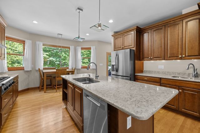4 Pierce Way, Easton, MA 02356