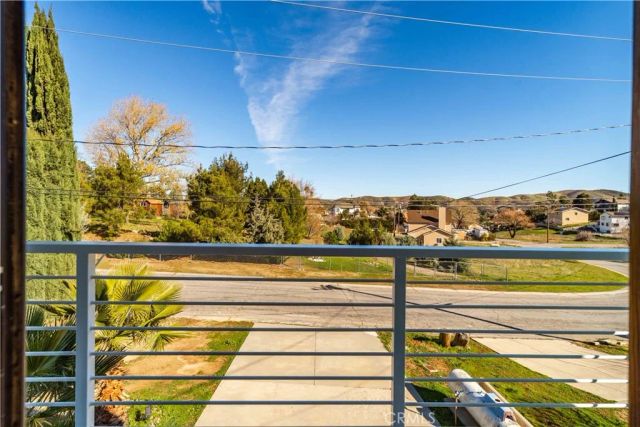 42718 Coolcrest Drive, Lake Hughes, CA 93532