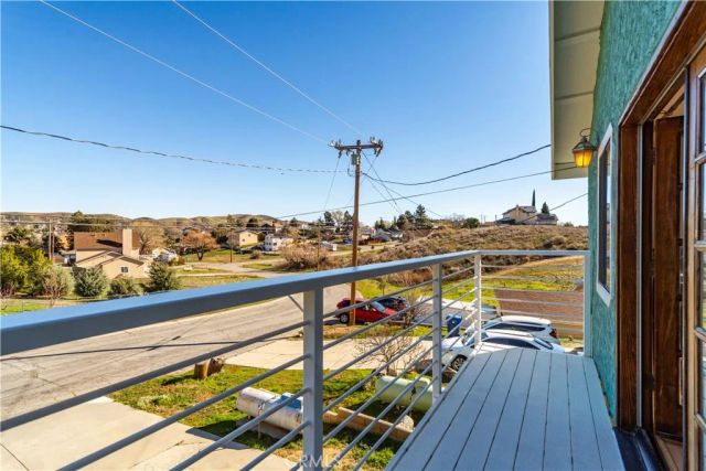 42718 Coolcrest Drive, Lake Hughes, CA 93532