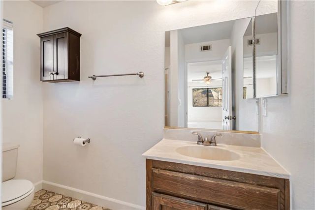 42718 Coolcrest Drive, Lake Hughes, CA 93532