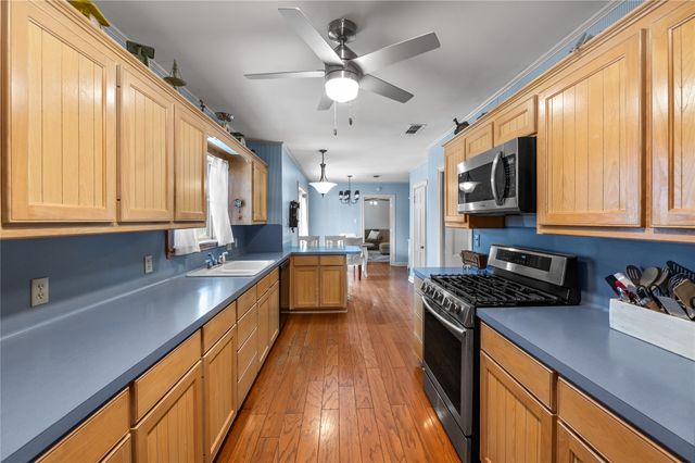 712 N Pacific Street, Mineola, TX 75773