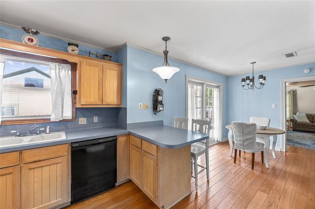 712 N Pacific Street, Mineola, TX 75773