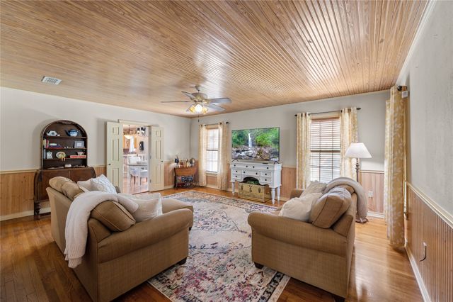 712 N Pacific Street, Mineola, TX 75773