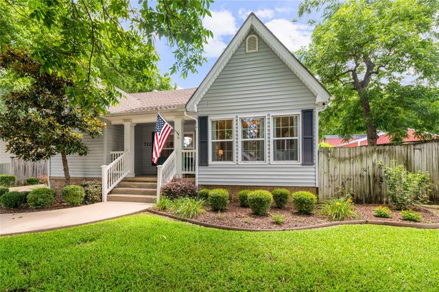 712 N Pacific Street, Mineola, TX 75773